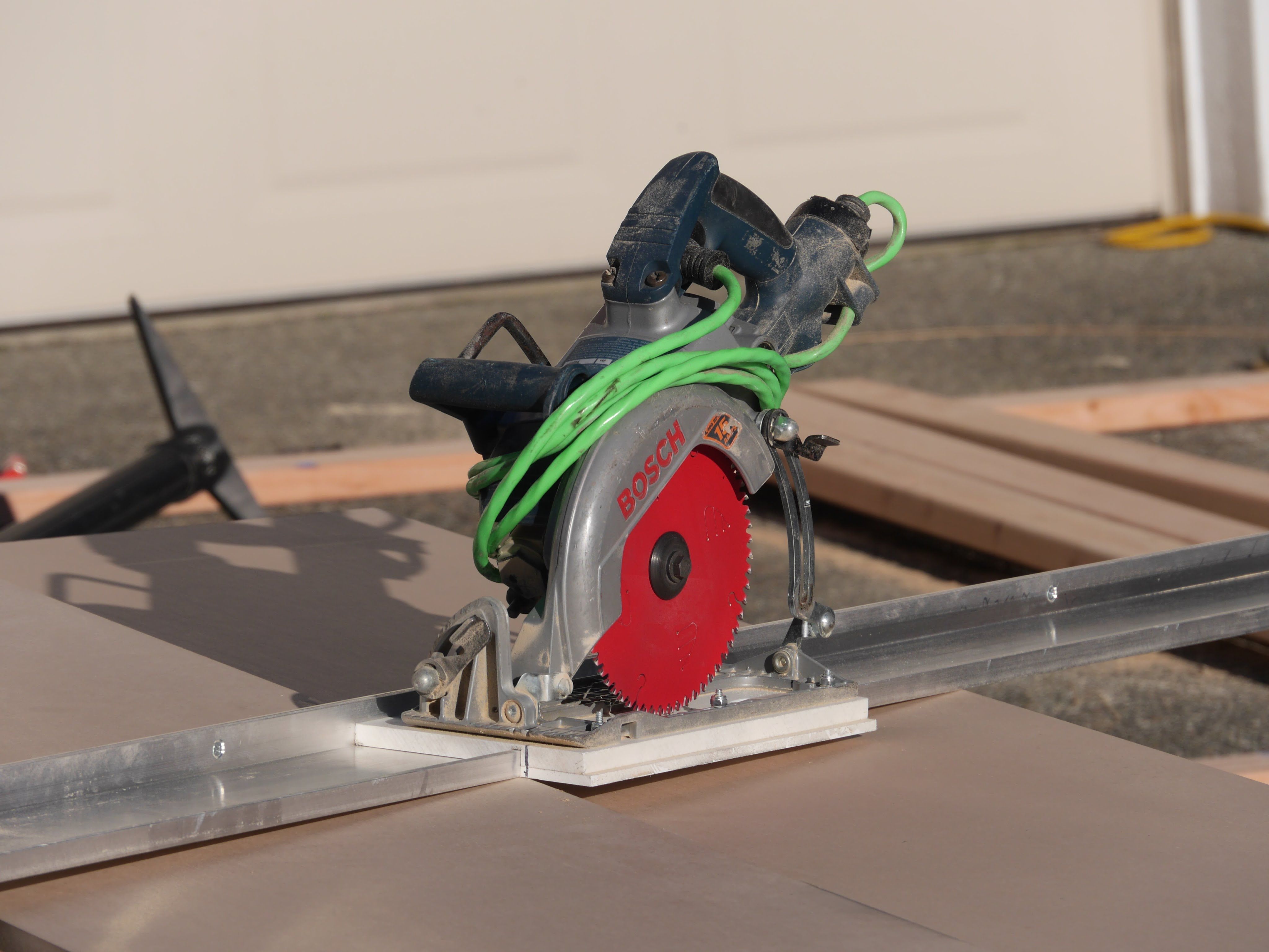 Track saw. Шина направляющая для циркулярной пилы Wolfcraft 6910000. Направляющая шина для циркуляционной пилы Hitachi. Направляющая шина для фрезера Хитачи. Направляющая шина для дисковой пилы за 15$./$15 circular saw Guide Bar..